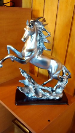 CABALLO PLATEADO 40 CMS